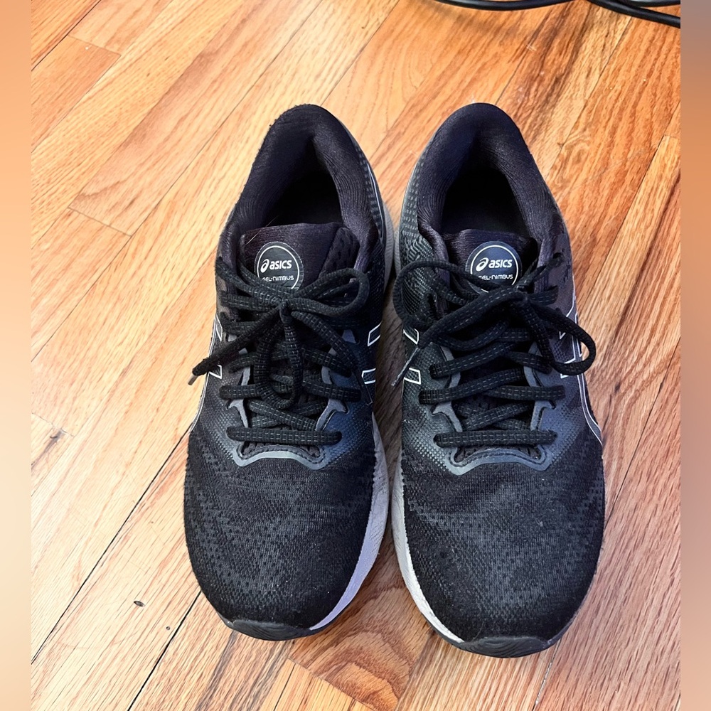 ASICS Gel-nimbus 23.